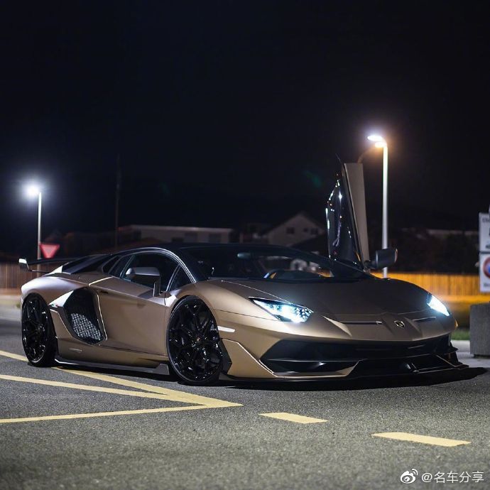 {籃球NBA投注}(兰博基尼星空魅影高清图)