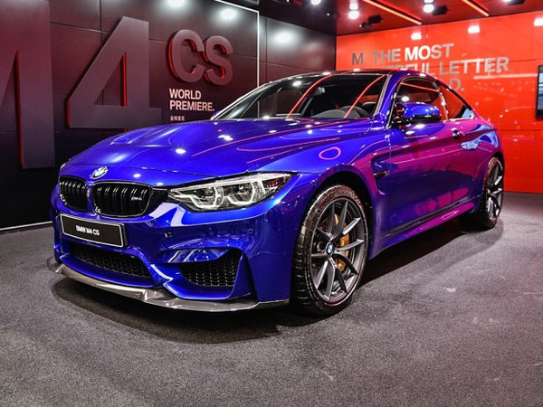 {線上娛樂}(玛莎拉蒂ghibli和宝马m4) {線上娛樂}(玛莎拉蒂ghibli和宝马m4)