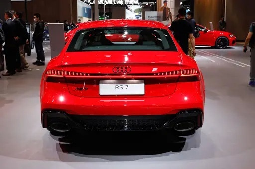 {線上娛樂}(奥迪rs7为什么比超跑还厉害) {線上娛樂}(奥迪rs7为什么比超跑还厉害)